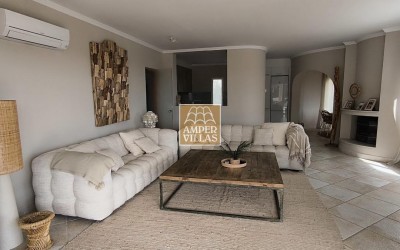 Фантастическая вилла с панорамным видом на море..